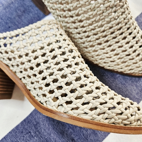 INTENTIONALLY BLANK Taupe Woven Mules With Stacked Heels Size 7 - Picture 2 of 15